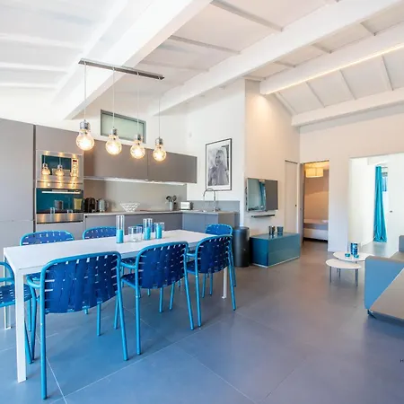 Maison Moderne Avec Piscine Et Tennis *