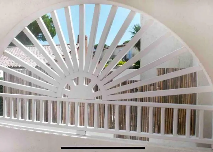 Maison Moderne Avec Piscine Et Tennis Vakantiehuis