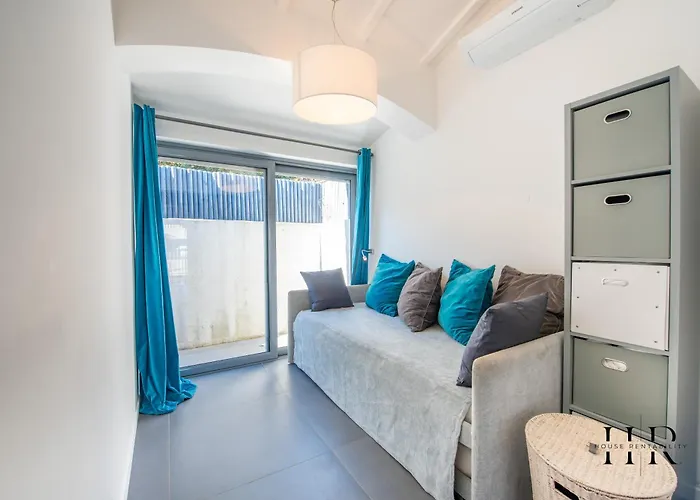 Maison Moderne Avec Piscine Et Tennis