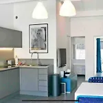 Maison Moderne Avec Piscine Et Tennis Holiday home *