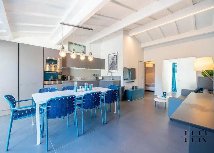 Maison Moderne Avec Piscine Et Tennis *